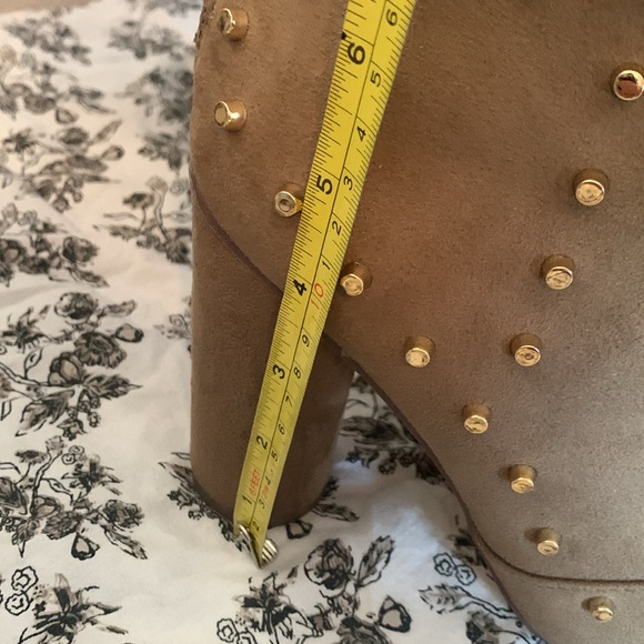 faux suede gold studded over the knee high boots 🤩 - Picture 3 of 7